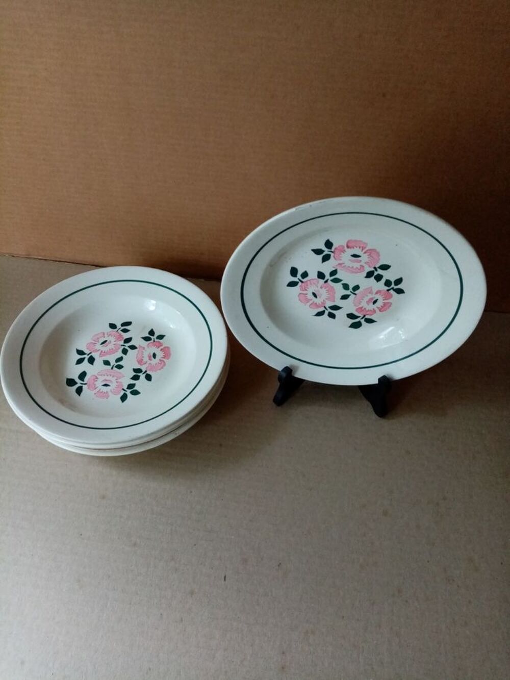 6 assiettes creuses " VINTAGE" Décoration
