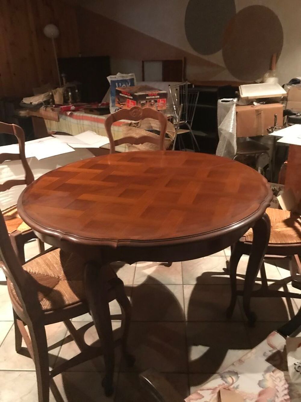 Table avec 4 chaises Meubles