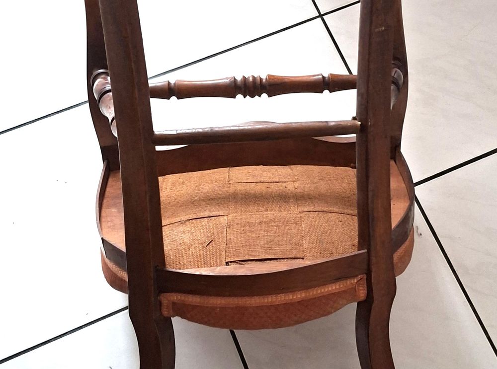 Chaise d'&eacute;poque assise tissu vieux rose style Louis Philippe Meubles