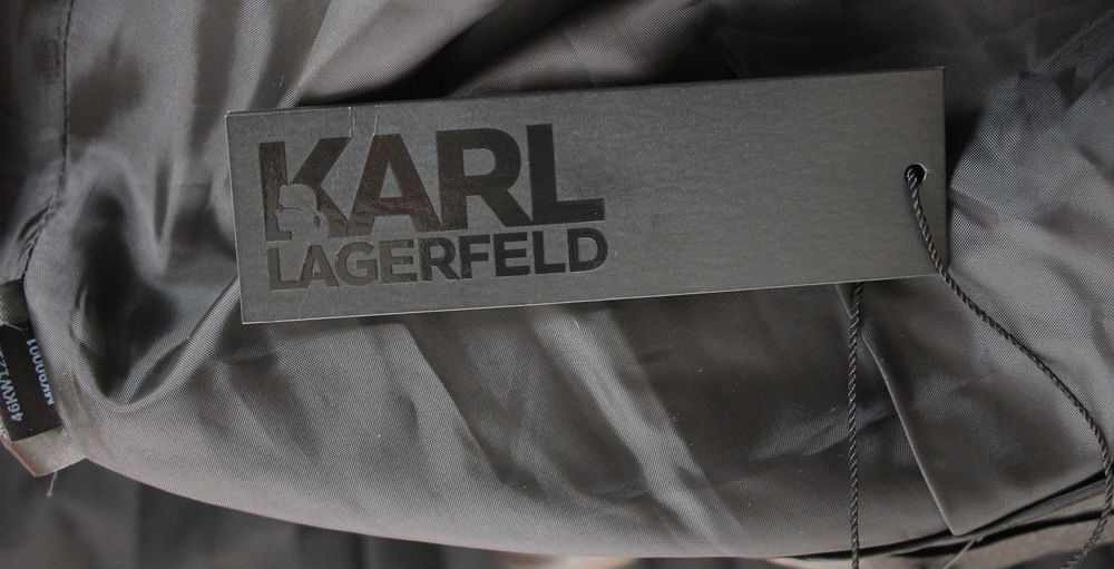 Jupe courte &agrave; plis KARL LAGERFELD T. 38 Vêtements