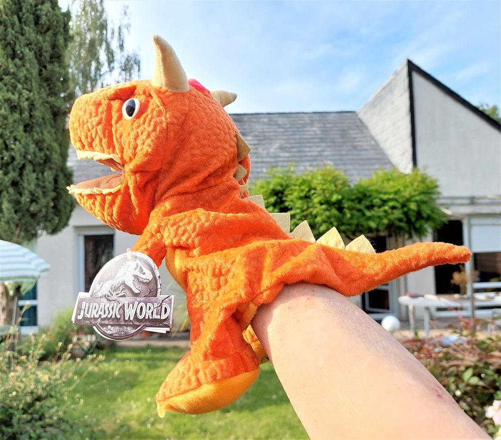 1 ou 2 marionnettes " JURASSIC World Jeux / jouets
