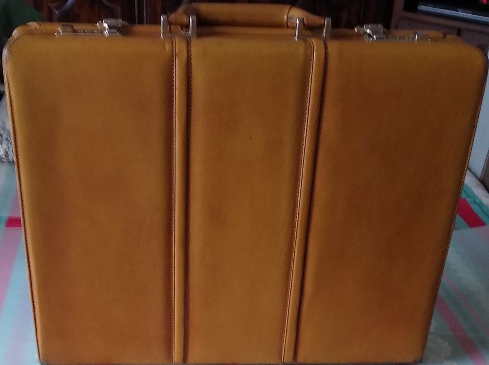 Attach&eacute;-case Vintage en cuir Maroquinerie