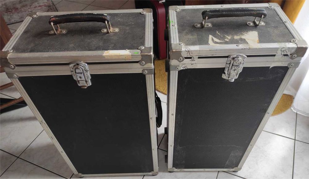 Flight Case / Malles rigides rembourr&eacute;es Lot de 2 Instruments de musique