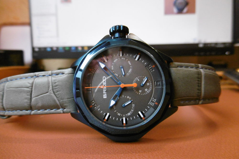 Montre Breed grise NEUVE jamais port&eacute;e Bijoux et montres