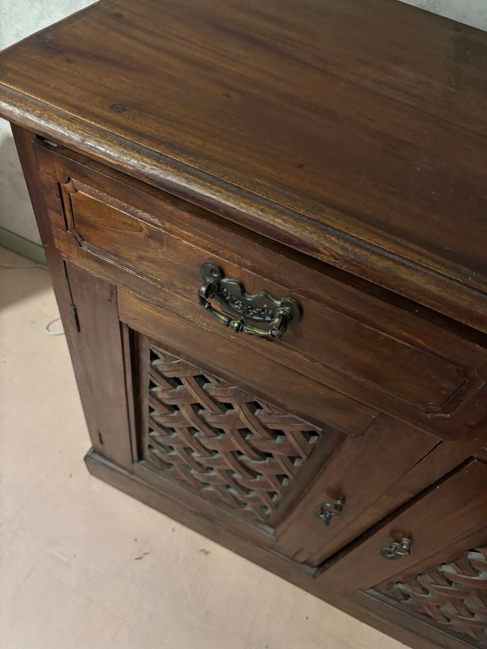 Buffet en bois fonc&eacute; ACAJOU trois tiroirs trois portes Meubles