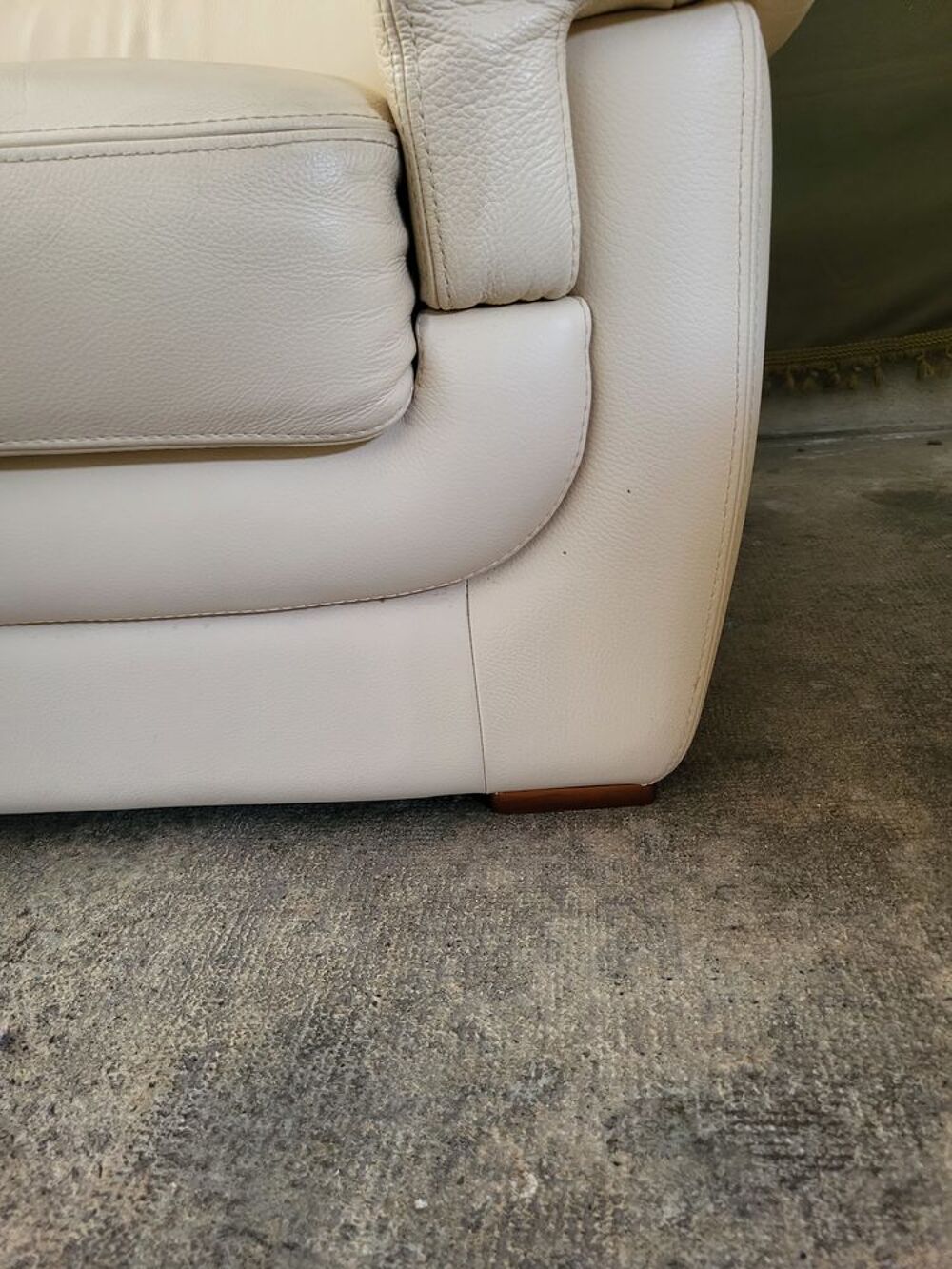 FAUTEUILS CUIR COULEUR IVOIRE Meubles