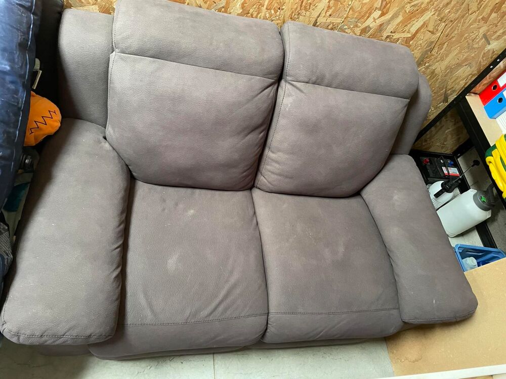 Canape 3 personnes tr&egrave;s bon &eacute;tat pas de tache Meubles