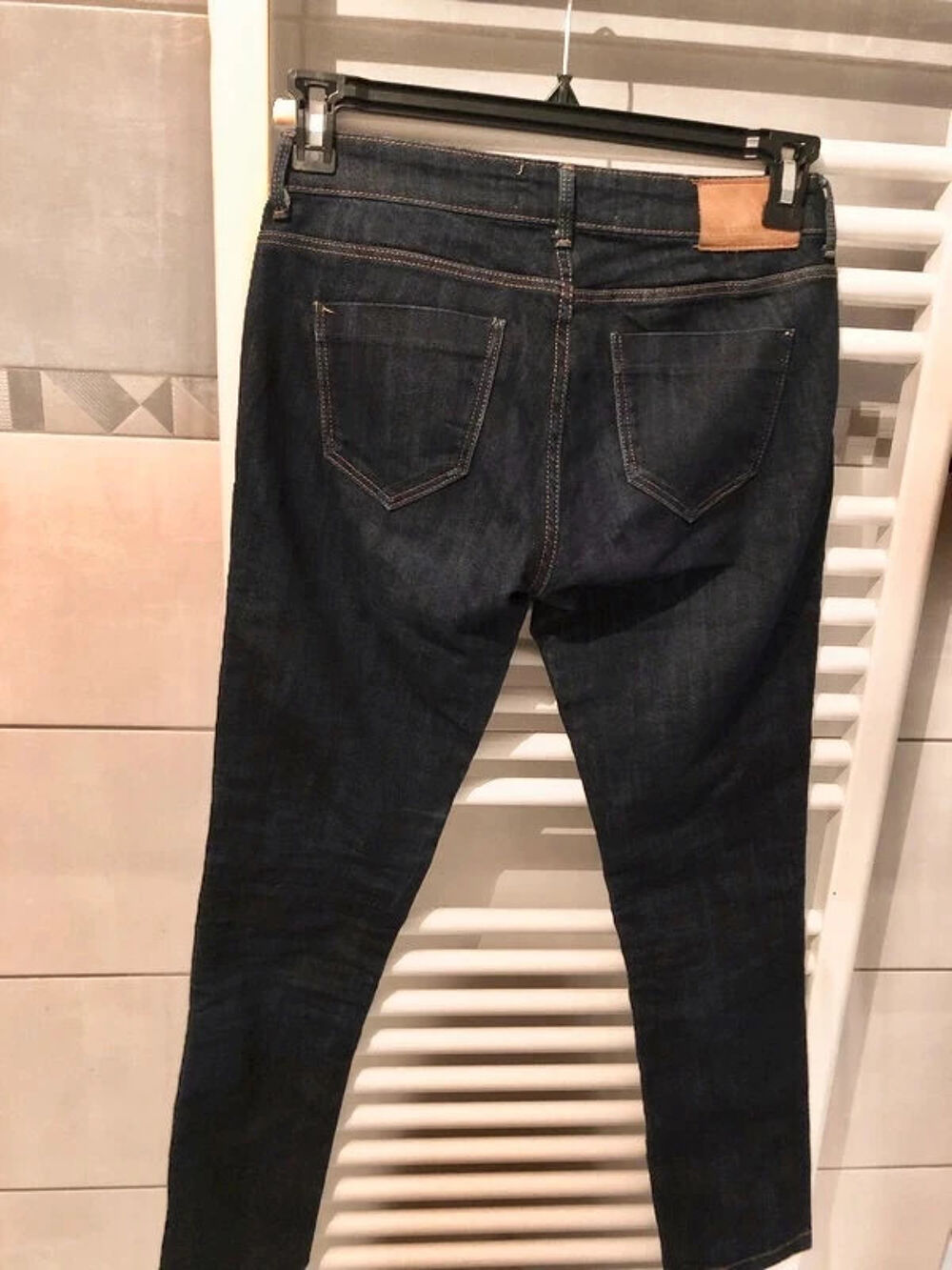 Jeans slim Zara taille 38 neuf &agrave; 8 euros Vêtements