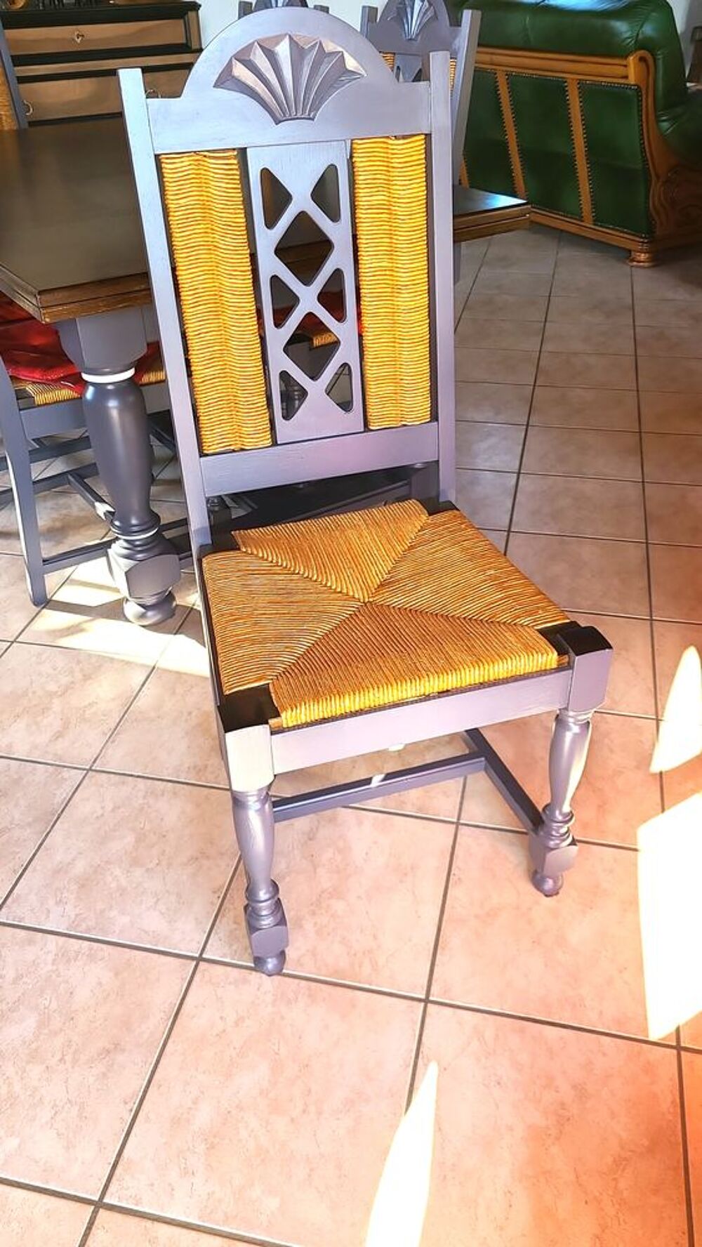 Table salle &agrave; manger avec 6 chaises Meubles