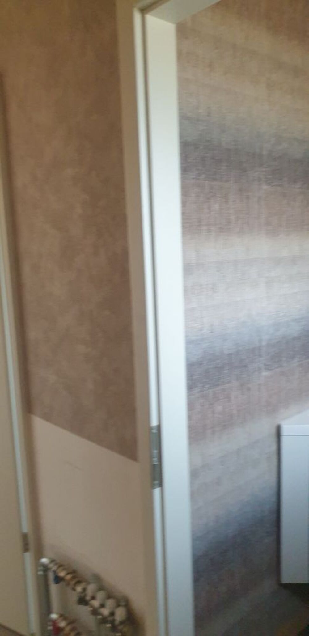 Porte int&eacute;rieure blanche avec poign&eacute;e Meubles