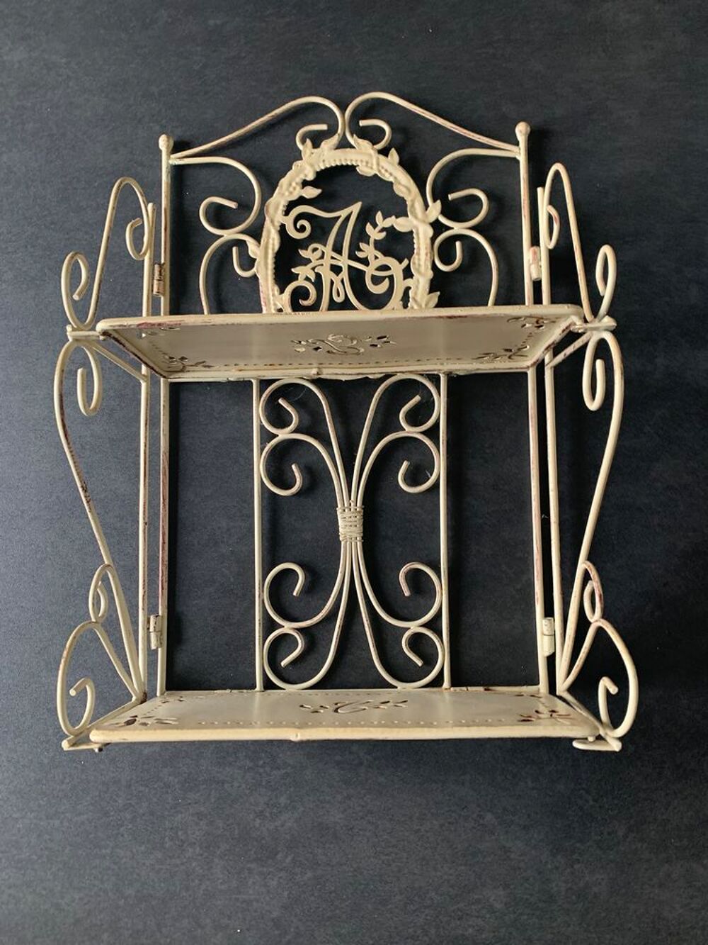 magnifique &eacute;tag&eacute;re m&eacute;tallique
Décoration
