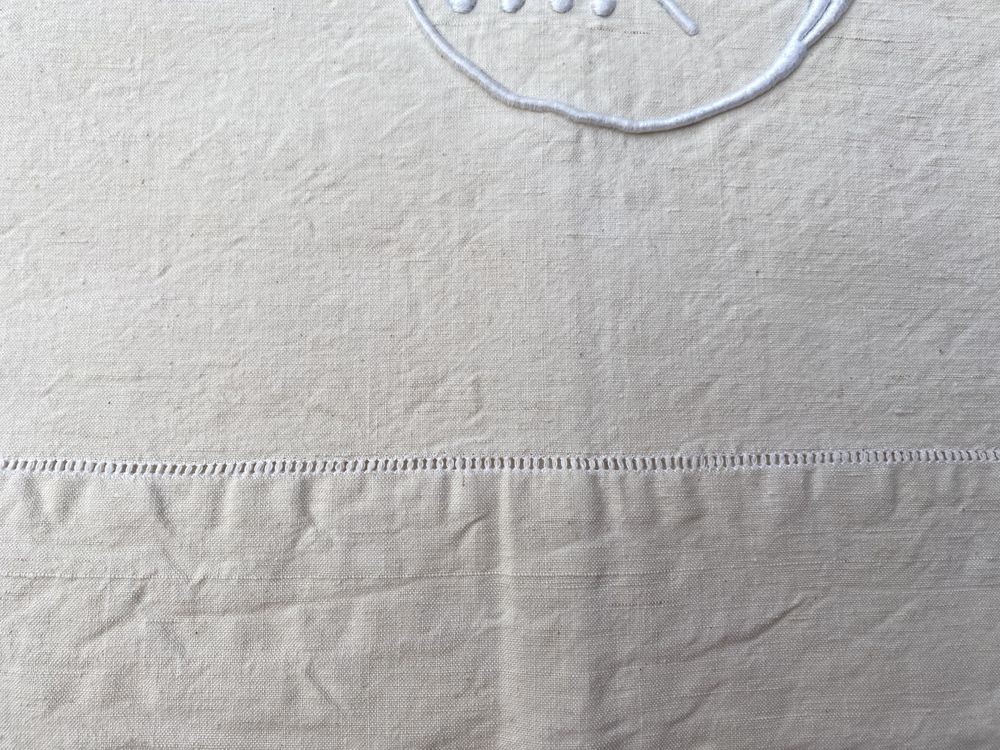 Drap ancien brod&eacute; 2,10 x 2,80 Décoration