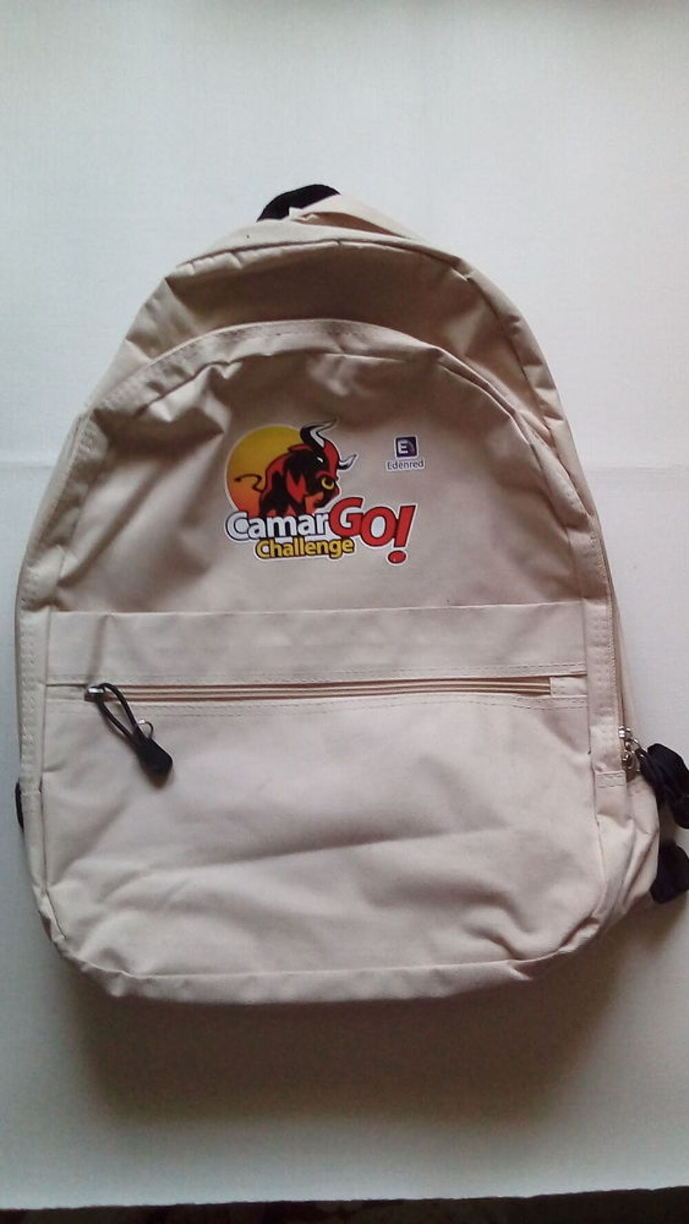 un lot de 6 sacs de sorties ou voyages neufs . Maroquinerie