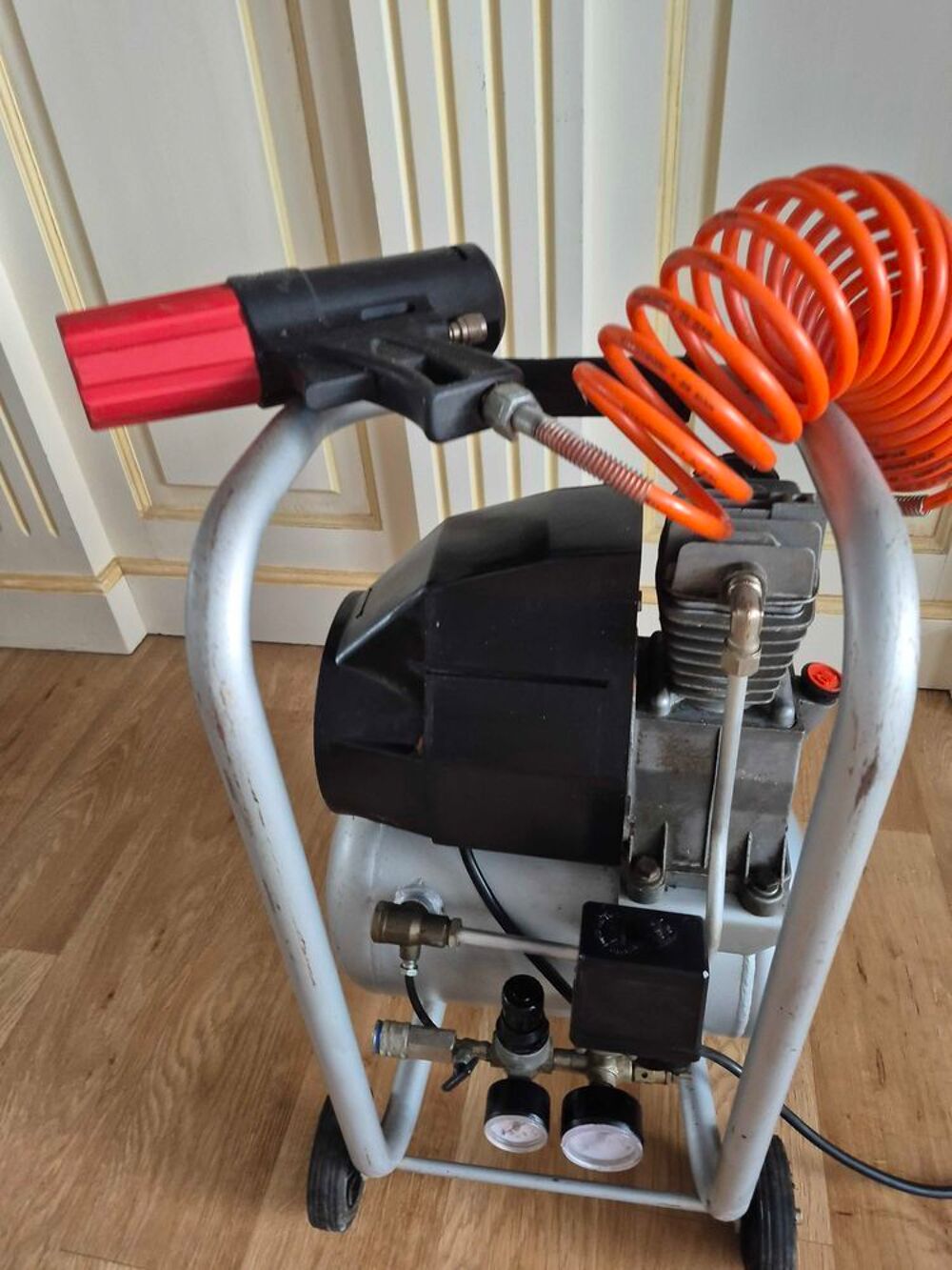 Compresseur &agrave; air MECAFER et pistolet de projection Bricolage