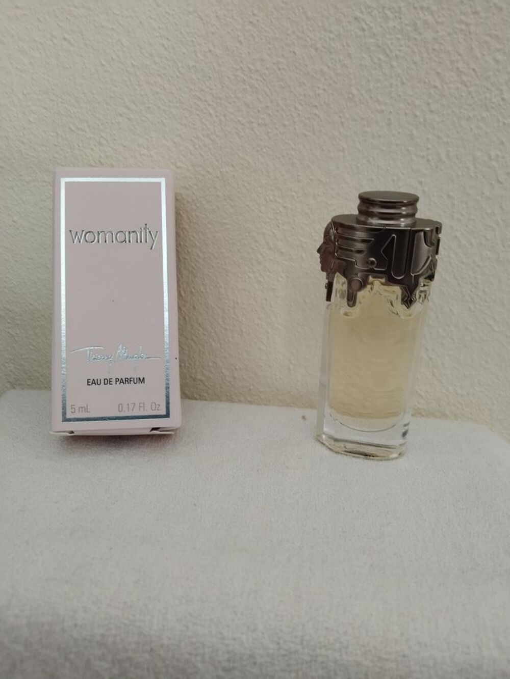 Miniature parfum Womanity 