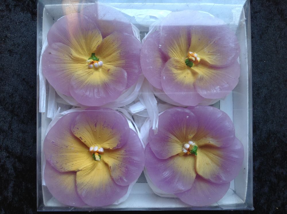 LOT DE 4 BOUGIES FLEURS PENS&Eacute;ES NEUVE D�coration