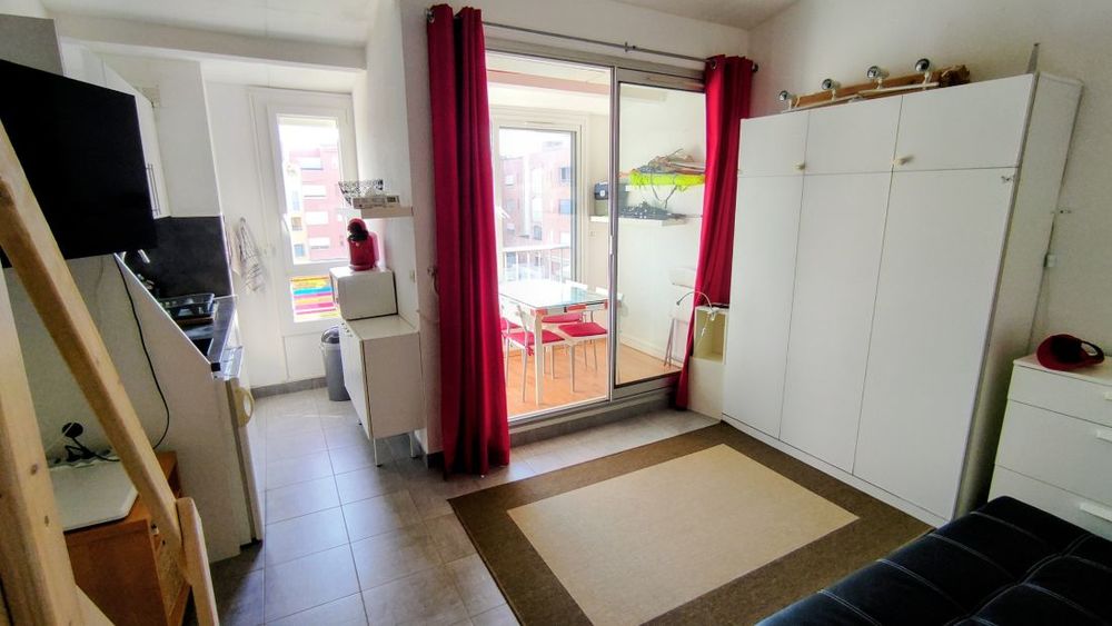 Vente Appartement LE CAP D'AGDE : Situé à 150m de la plagette et plage de la Conque, appartement Studio / Loggia vitrée, rénové. Le cap d agde