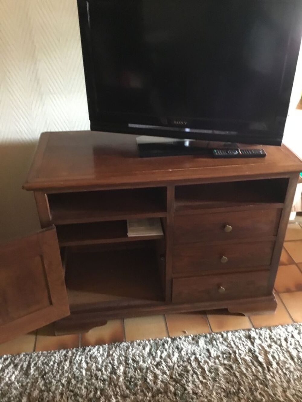 Meuble t&eacute;l&eacute; Meubles