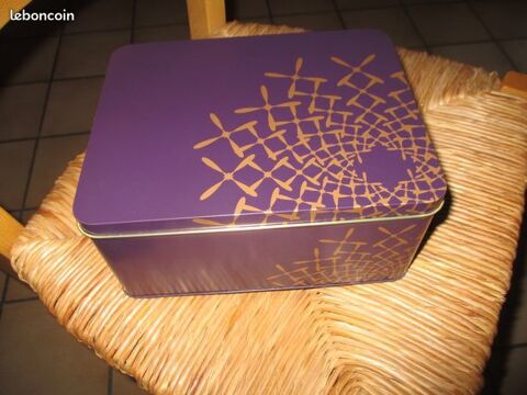 Tr�s jolie boite avec couvercle fixe
0 M�rignies (59)