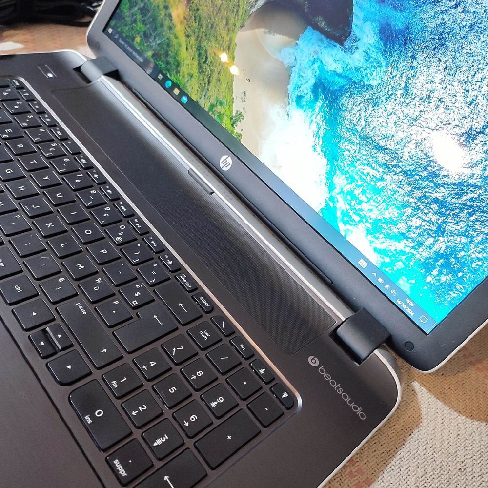 Pc portable Hp 670go Intel core i5 4Go Ram 17pouces Matériel informatique