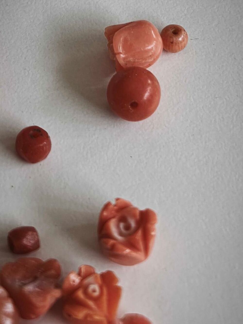 lot de perles et divers en corail 