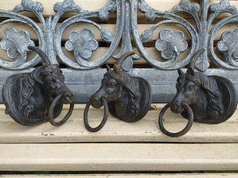 Ancienne Tête de Cheval Haras Fonte Fonderie Camion Frères
Loches (37)