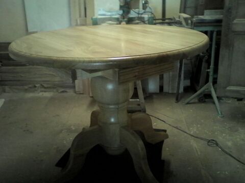 TABLE RONDE  avec jeu echecs  1000 Athesans-�troitefontaine (70)