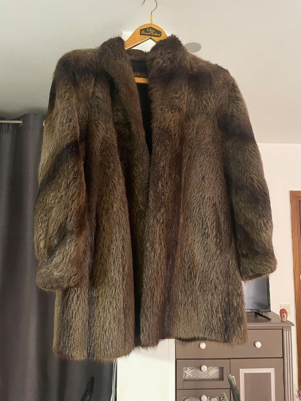 Particulier deux belles foururres. Vêtements
