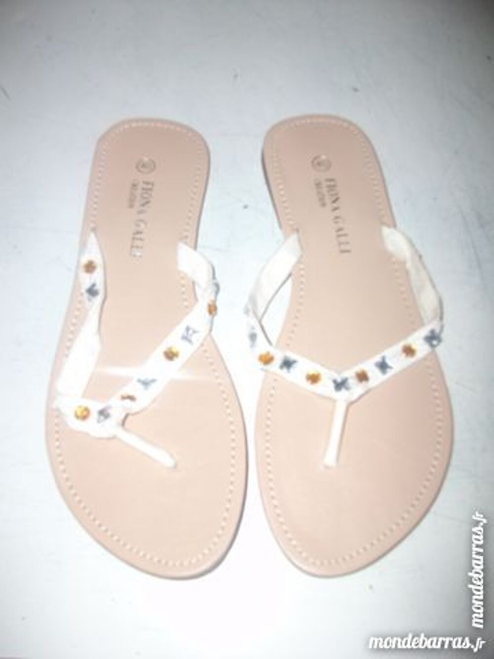 Tongs Blanc perl&eacute;s pt 40 -neuves- &agrave; 4  Chaussures