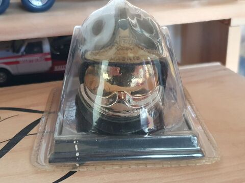 CASQUES POMPIERS LOT N° 2
Grues (85)