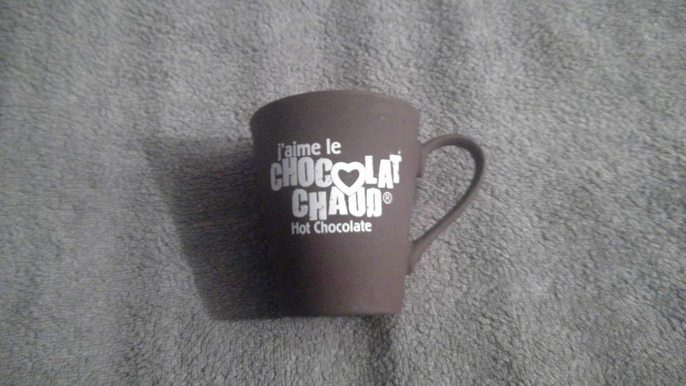 TASSE J'AIME LE CHOCOLAT CHAUD
BOVETTI CHOCOLAT
TASSE VIDE
Cuisine