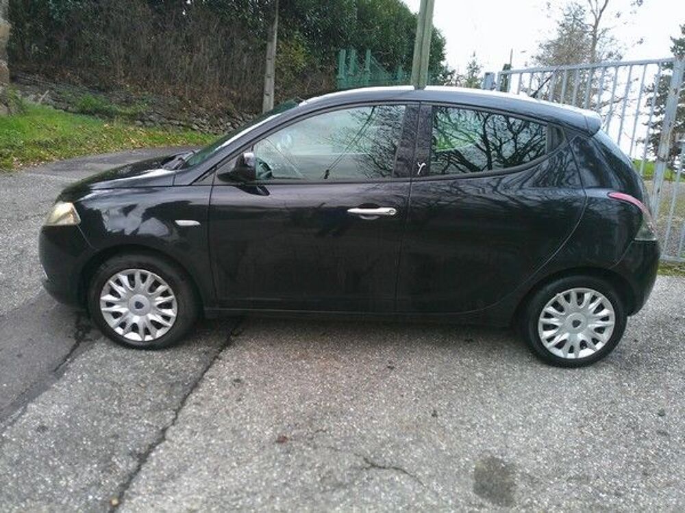 Ypsilon 1.2 8v 69 ch Stop&Start Gold 2014 occasion 42100 Saint-Etienne