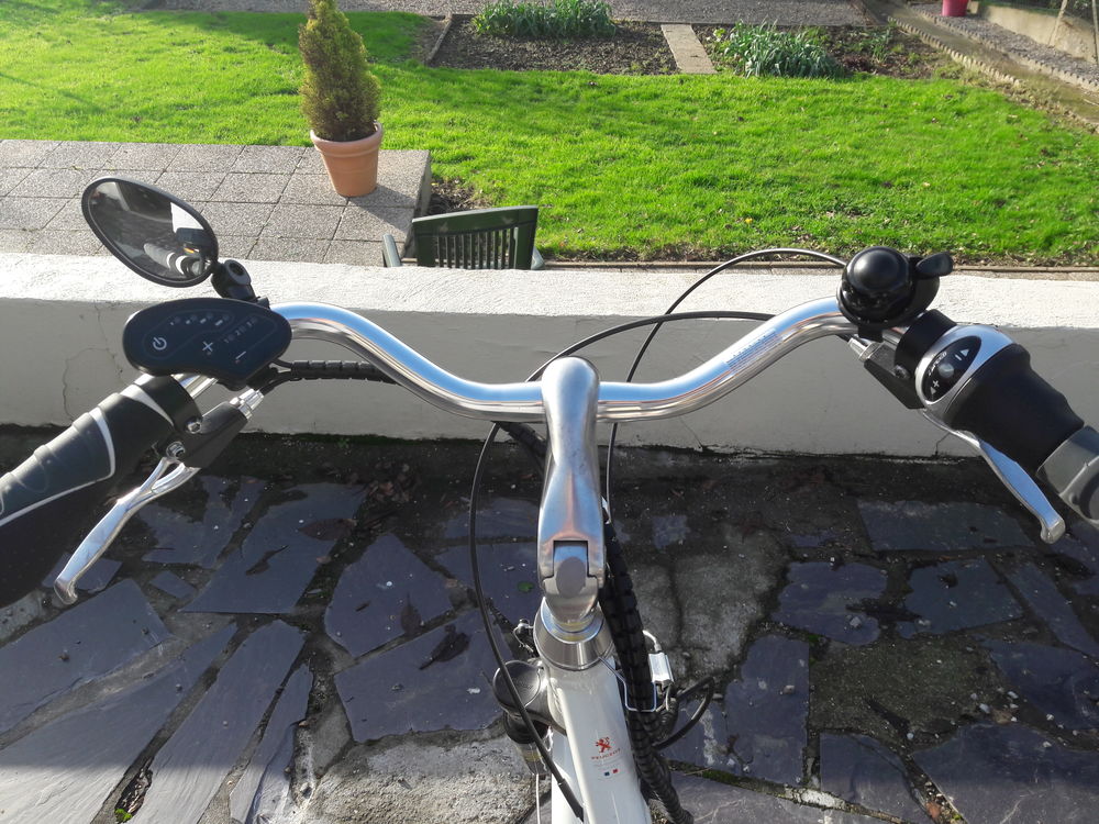 velo electrique ville femme peugeot Vélos