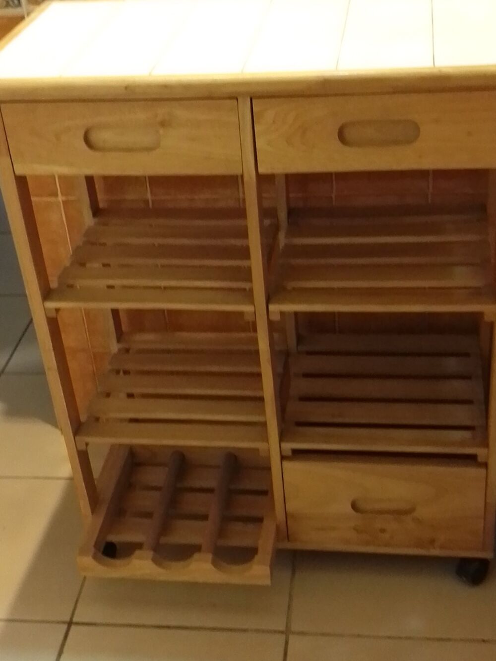 Meuble de cuisine bois avec rangement bouteilles Cuisine