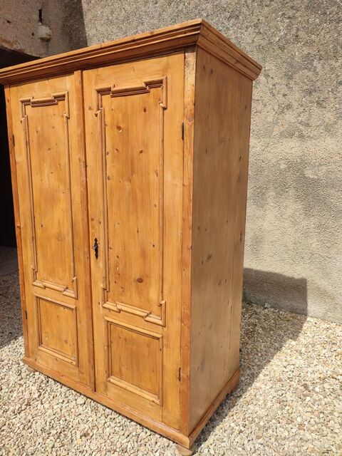 Armoire artisanale modle rare  150 Champigny (89)