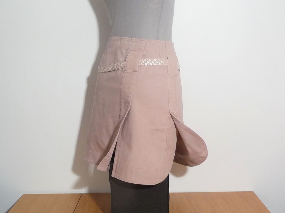 Jupe Courte en 100% Coton Rose avec ses 3 Fentes- Ralph Kemp Vêtements