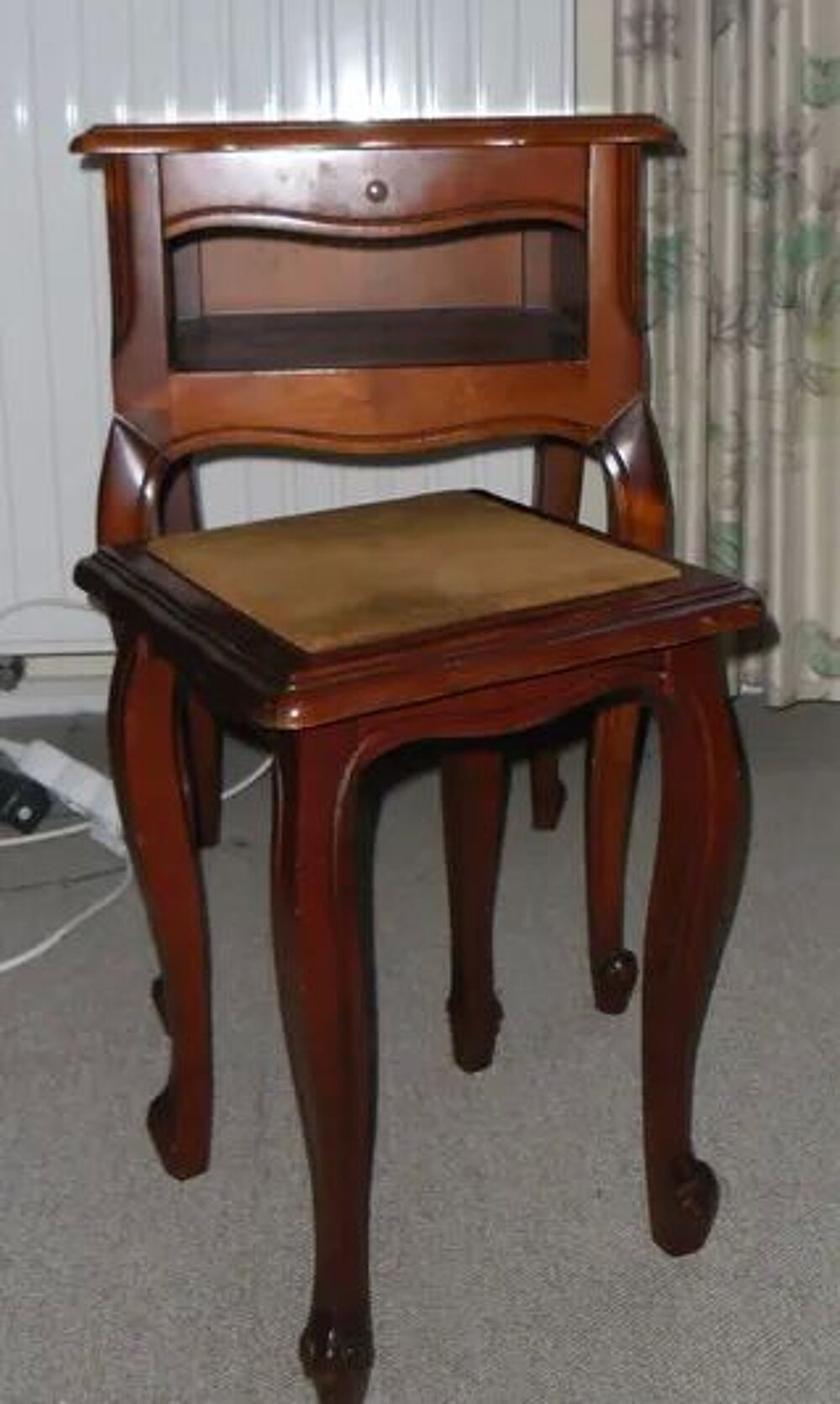 table chevet et table t&eacute;l&eacute;phone en merisier Meubles