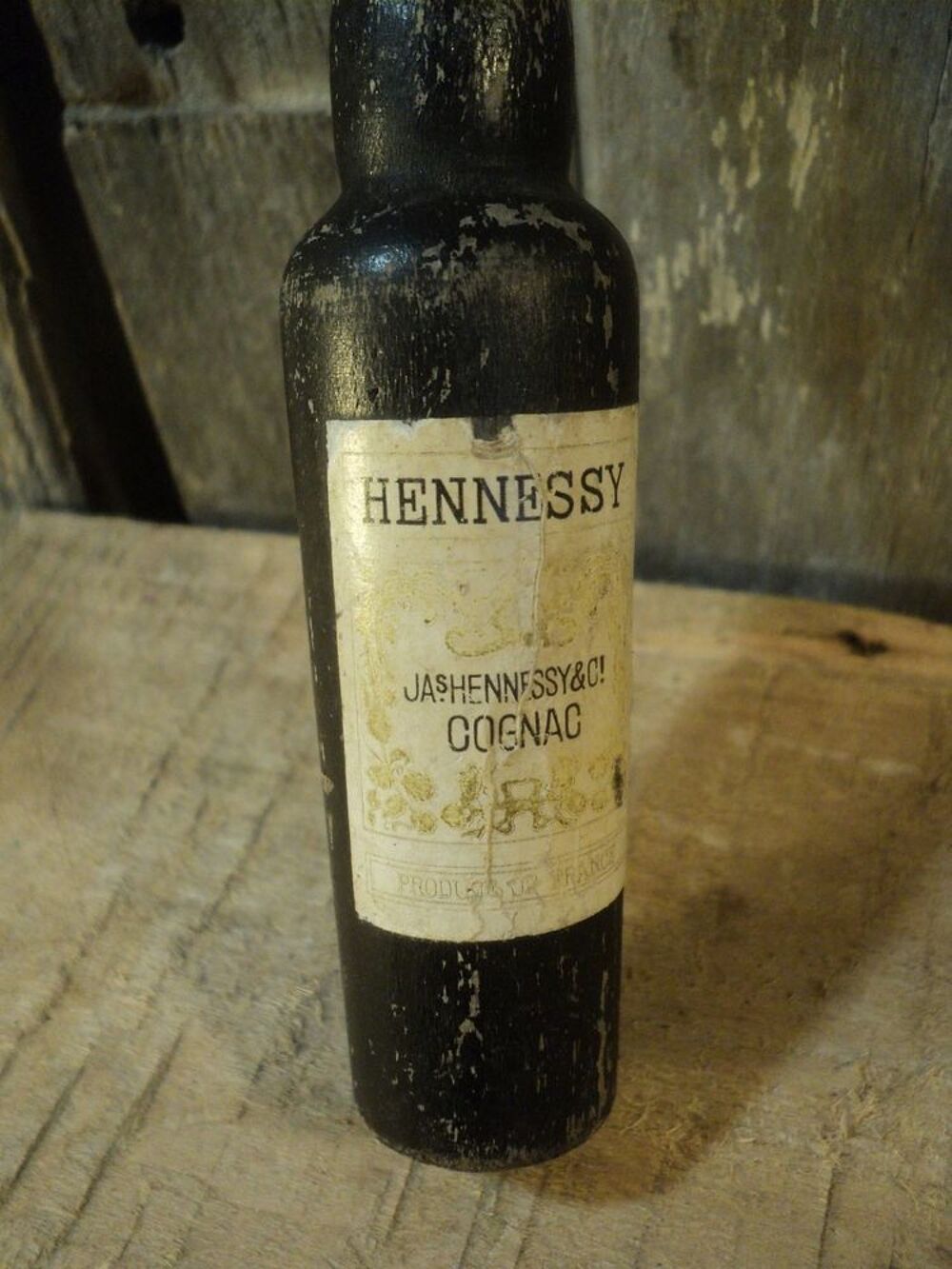 Ancien D&eacute;capsuleur Publicitaire Cognac Hennessy 
Décoration