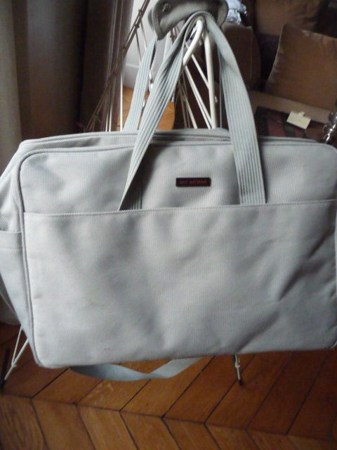 sac de voyage toile grise 15 Paris 16 (75)