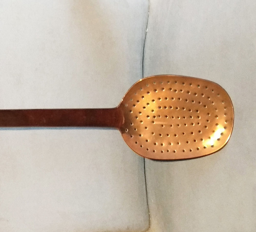 Grande &eacute;cumoire en cuivre Cuisine