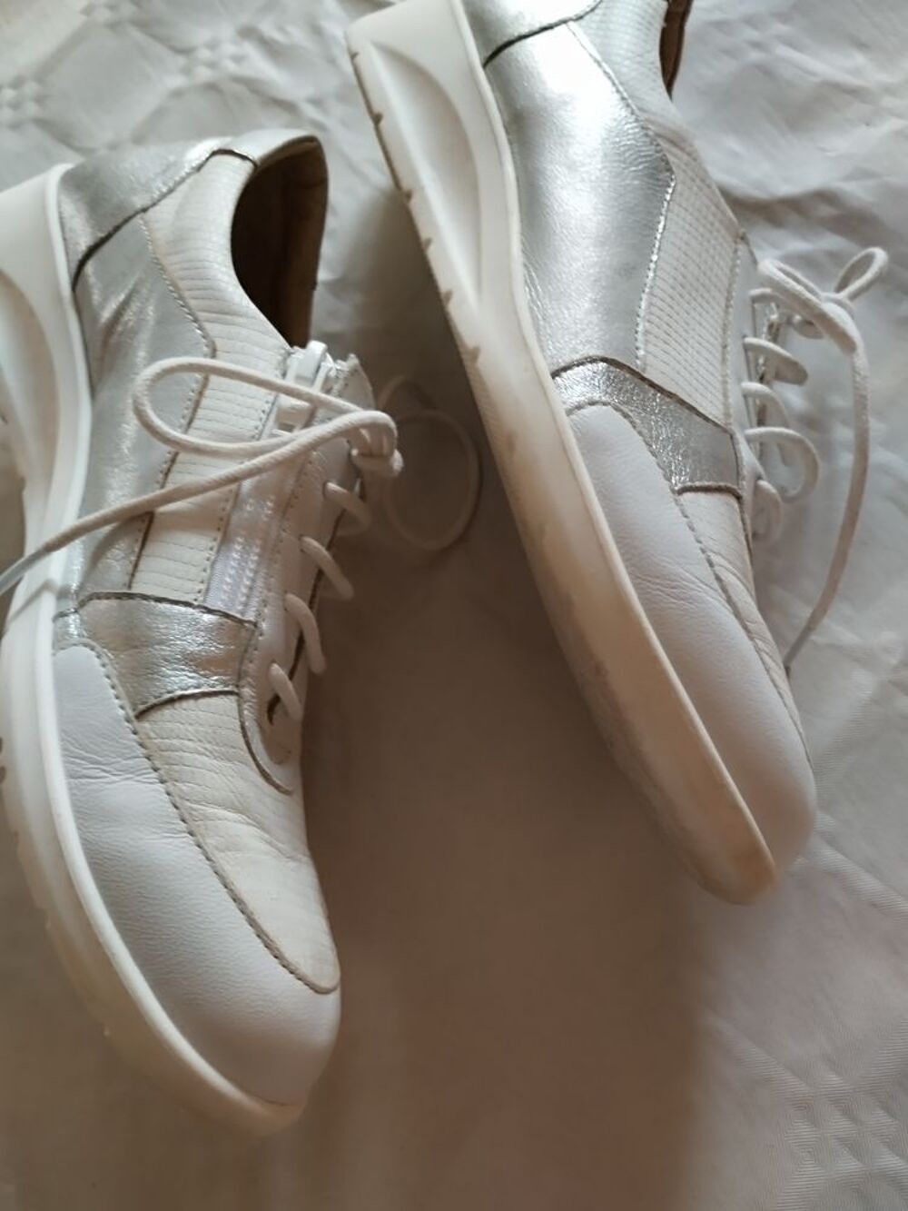 BASKET &eacute;l&eacute;gante banche et argent taille 37 Chaussures