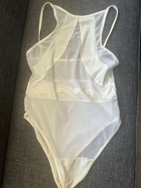 Body string blanc 15 Marseille (13)