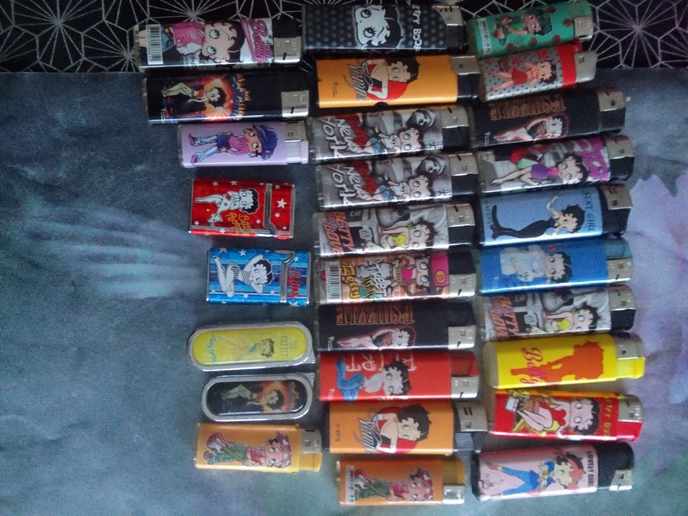 briquet beetty boop et pochette 