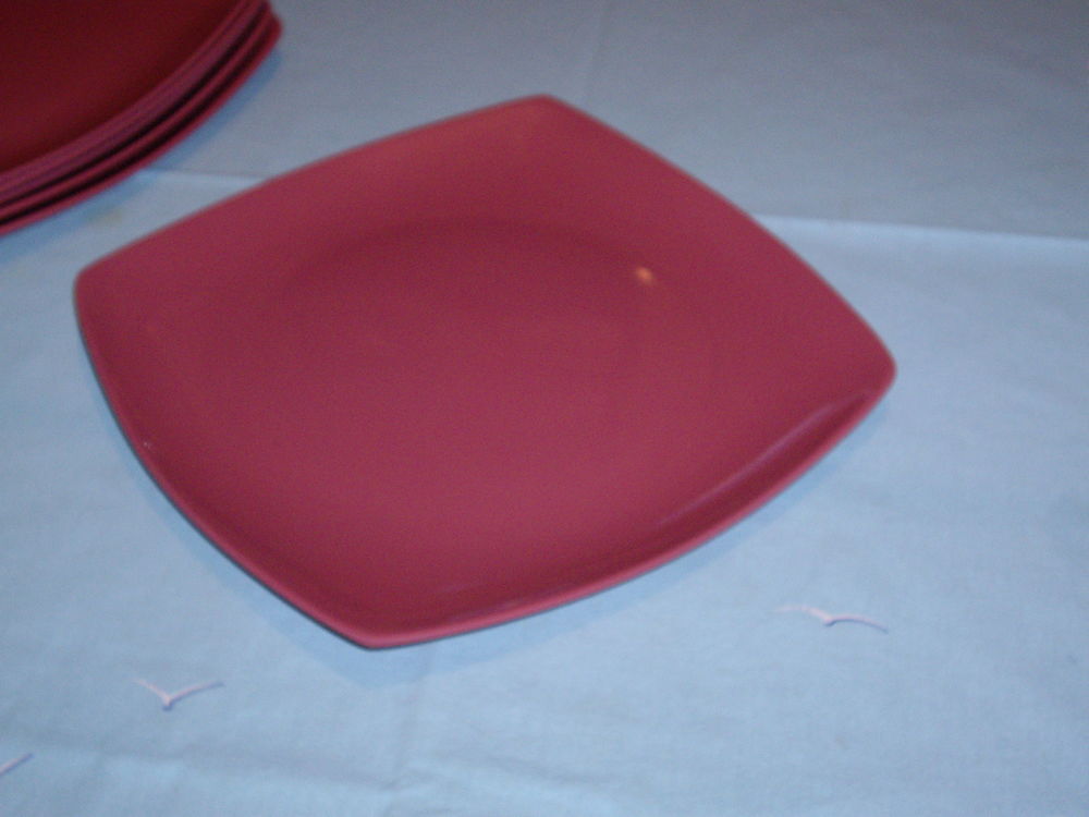 LOT 6 ASSIETTES VIEUX ROSE
EN PLASTIQUE Cuisine