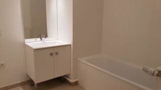  Appartement à louer 3 pièces 61 m²