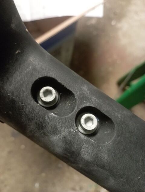 Barres de toit de véhicule 100 Puyoô (64)