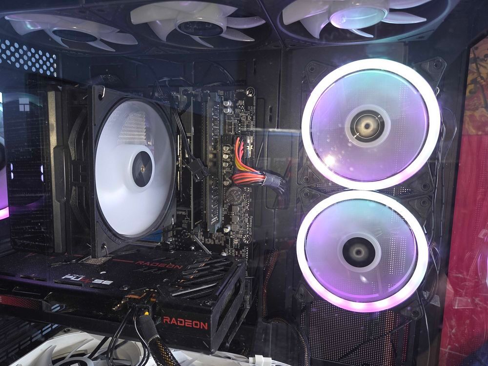 pc fixe Consoles et jeux vidéos