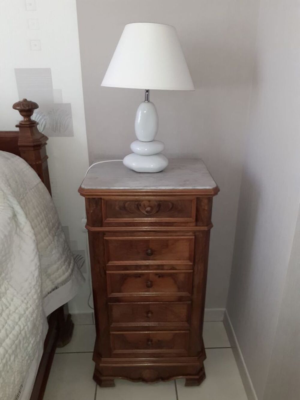 table de nuit ou d'appoint en Noyer Meubles