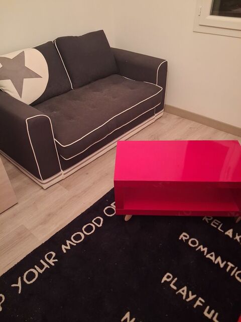 Canapé-lit table basse et tapis Attignat (01)