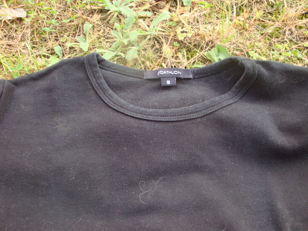 Tee shirt &agrave; manches courtes noir Vêtements